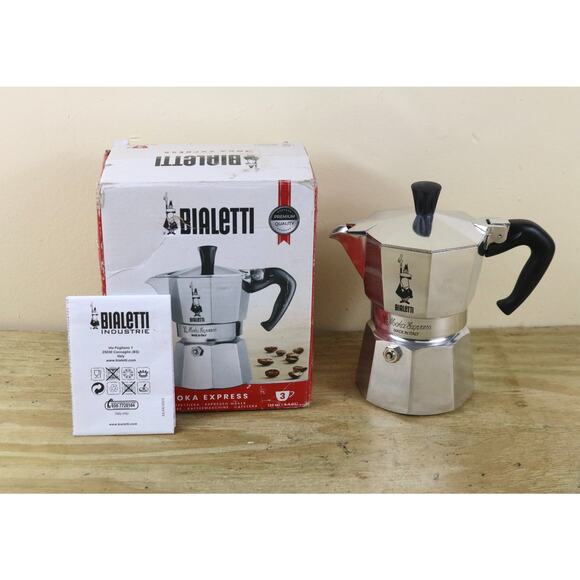 New Baletti Moka Express Iconic Stovetop Coffee Maker 3 Cups 4.4oz Aluminum - Picture 1 of 3